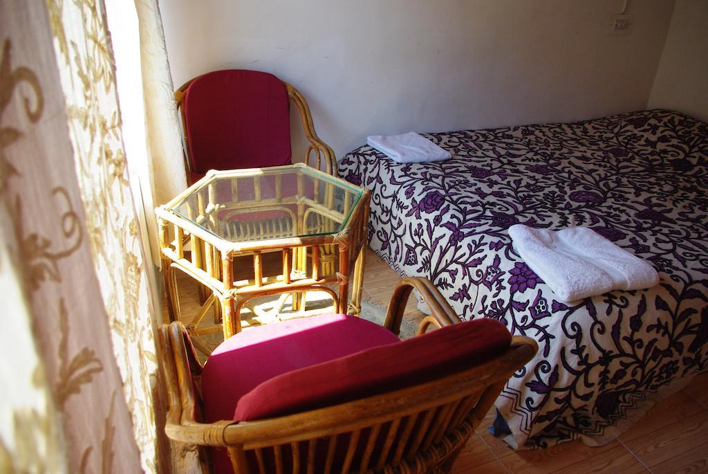 Himalaya House Hotell Pahalgām Rum bild