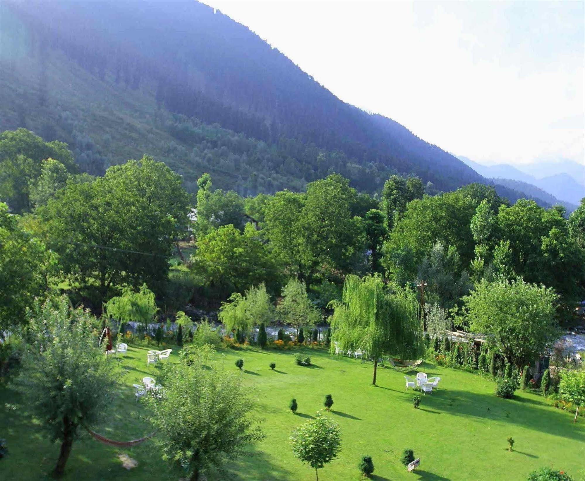 Himalaya House Hotell Pahalgām Exteriör bild