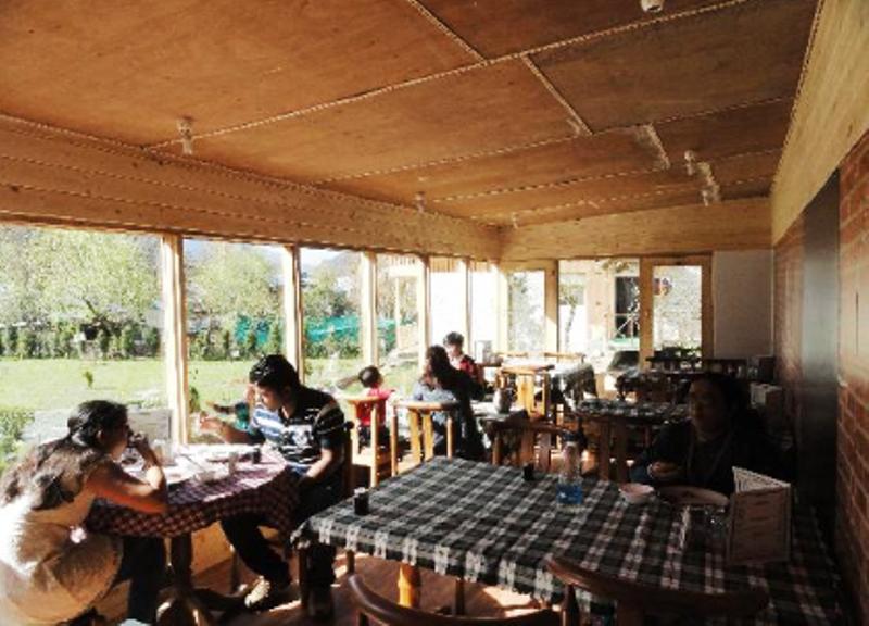 Himalaya House Hotell Pahalgām Exteriör bild